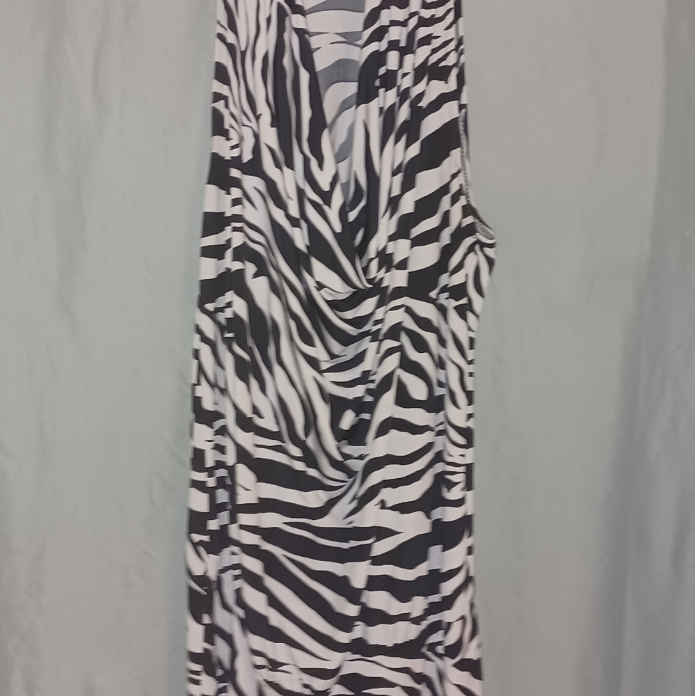 Choker sleeveless blouse